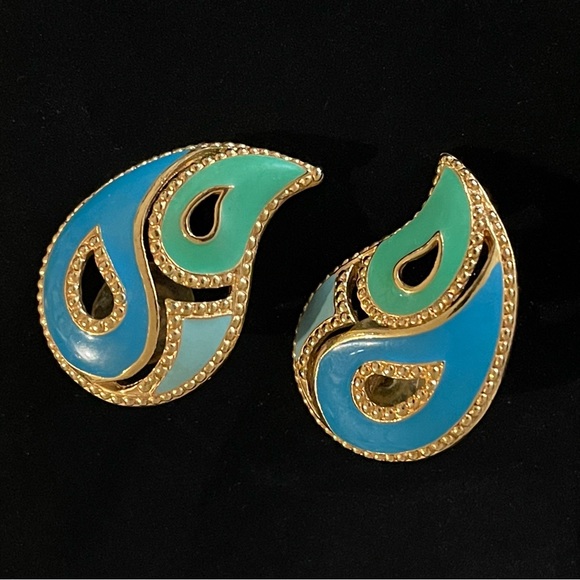 ✨Beautiful Vintage Signed Avon Teadrop Stud Earrings in Green/Blue - Picture 1 of 2